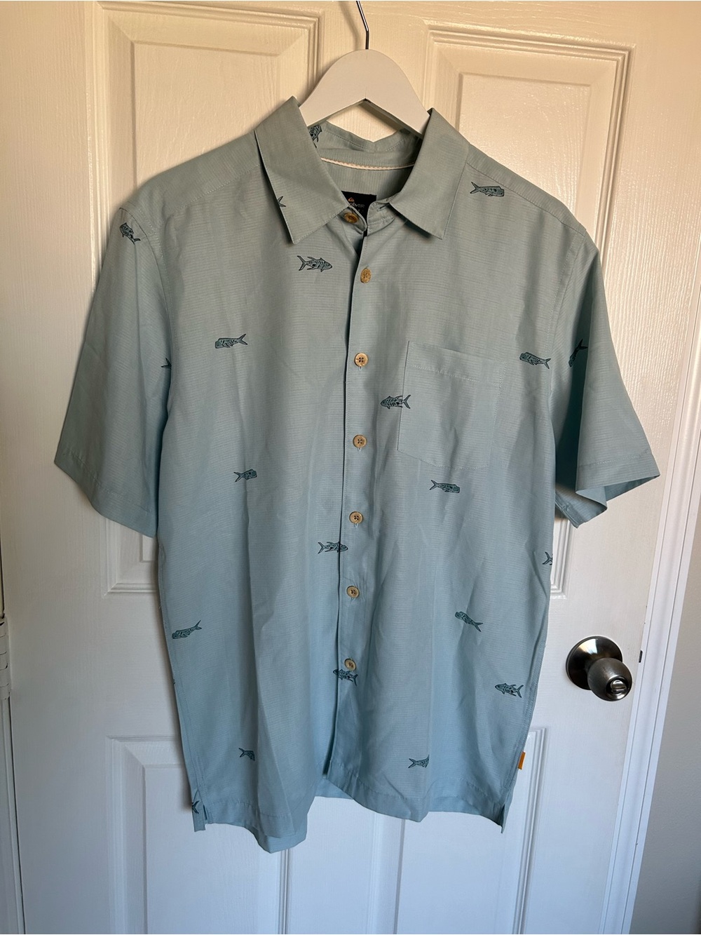 Quiksilver Light Seafoam Green Short-Sleeve Button-Down Shirt with Fish Motif